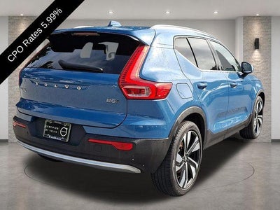 2023 Volvo XC40 B5 AWD Ultimate Bright Theme