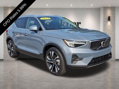 2023 Volvo XC40 B5 AWD Ultimate Bright Theme