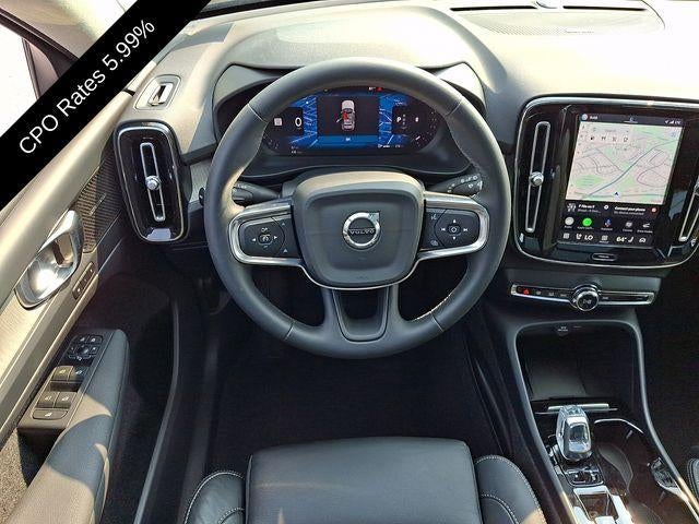 2023 Volvo XC40 B5 AWD Ultimate Bright Theme