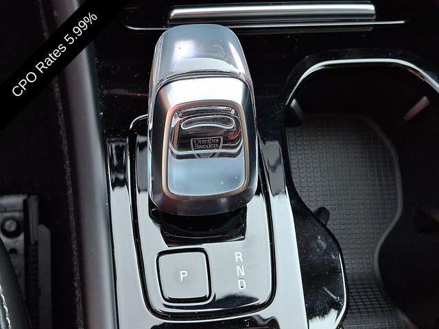 2023 Volvo XC40 B5 AWD Ultimate Bright Theme