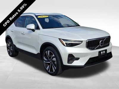 2023 Volvo XC40 B5 AWD Ultimate Bright Theme