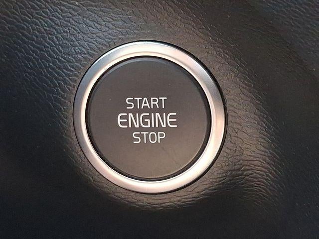 2023 Volvo XC40 B5 AWD Ultimate Bright Theme