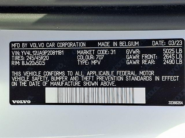 2023 Volvo XC40 B5 AWD Ultimate Bright Theme