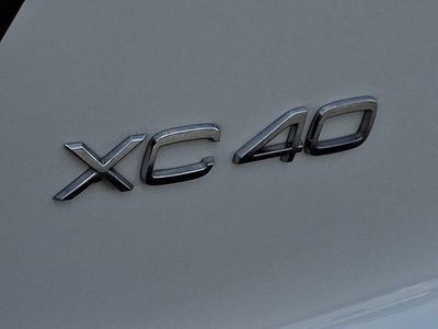 2023 Volvo XC40 B5 AWD Ultimate Bright Theme