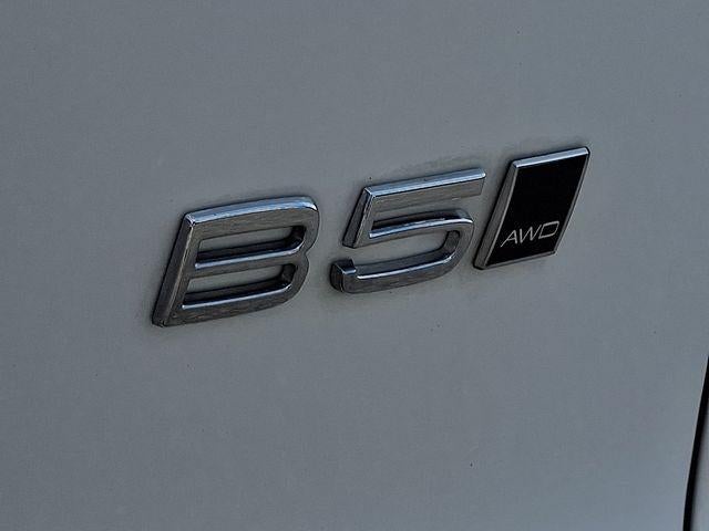 2023 Volvo XC40 B5 AWD Ultimate Bright Theme