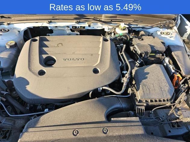 2025 Volvo XC40 B5 AWD Plus Dark Theme