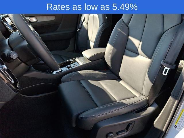 2026 Volvo XC40 B5 AWD Plus