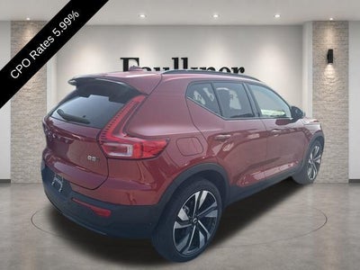 2025 Volvo XC40 B5 AWD Plus Dark Theme