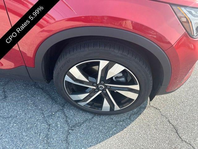 2025 Volvo XC40 B5 AWD Plus Dark Theme