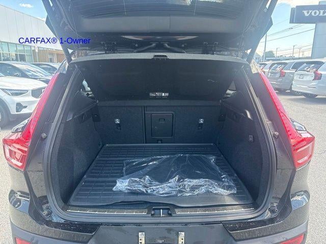 2024 Volvo XC40 B5 AWD Plus Bright Theme