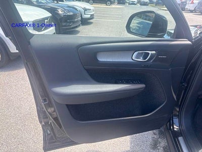2024 Volvo XC40 B5 AWD Plus Bright Theme