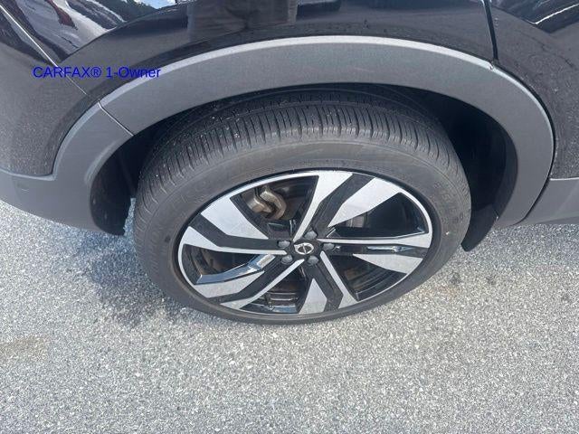 2024 Volvo XC40 B5 AWD Plus Bright Theme