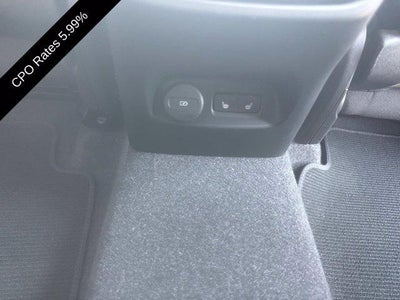 2024 Volvo XC40 B5 AWD Plus Dark Theme