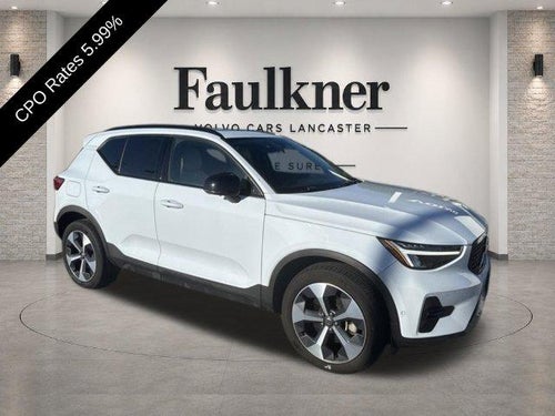2024 Volvo XC40 B5 AWD Plus Dark Theme