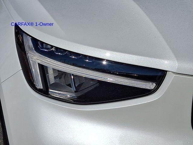 2024 Volvo XC40 B5 AWD Plus Dark Theme