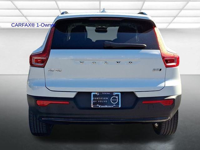 2024 Volvo XC40 B5 AWD Plus Dark Theme