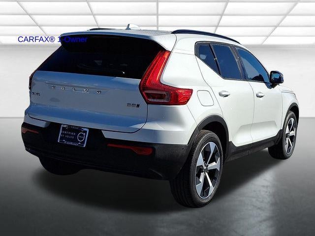 2024 Volvo XC40 B5 AWD Plus Dark Theme