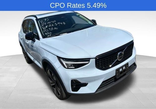2024 Volvo XC40 B5 AWD Plus Dark Theme
