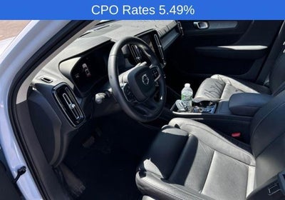 2024 Volvo XC40 B5 AWD Plus Dark Theme