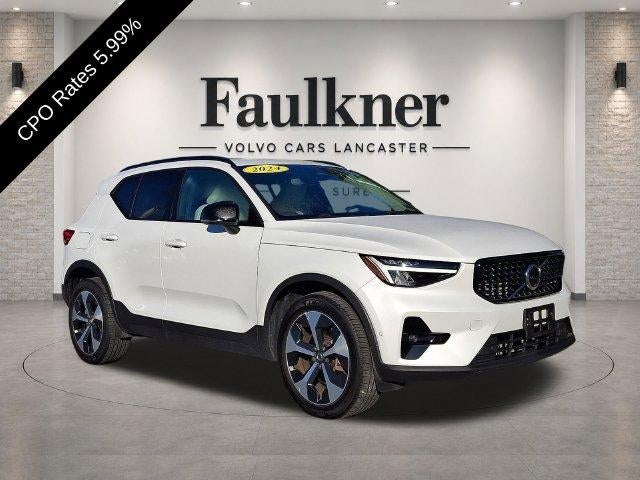 2024 Volvo XC40 B5 AWD Plus Dark Theme