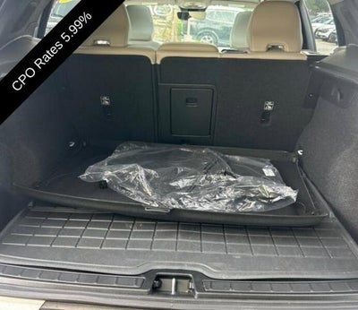 2024 Volvo XC40 B5 AWD Plus Dark Theme