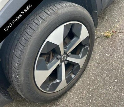 2024 Volvo XC40 B5 AWD Plus Dark Theme