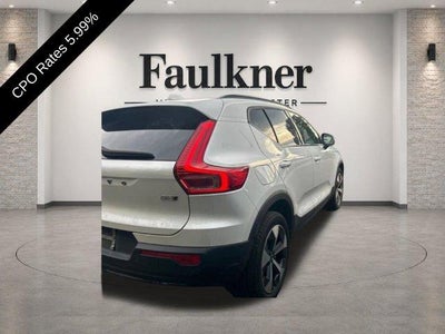 2024 Volvo XC40 B5 AWD Plus Dark Theme