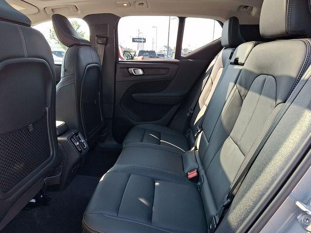 2024 Volvo XC40 B5 AWD Plus Dark Theme