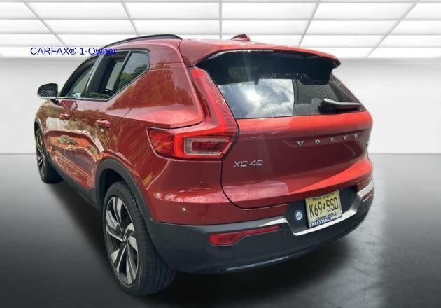 2024 Volvo XC40 B5 AWD Plus Dark Theme