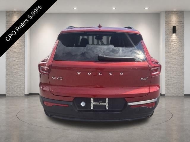 2024 Volvo XC40 B5 AWD Plus Dark Theme