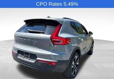 2024 Volvo XC40 B5 AWD Plus Dark Theme