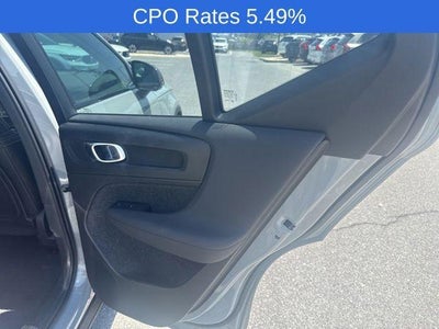 2024 Volvo XC40 B5 AWD Plus Dark Theme