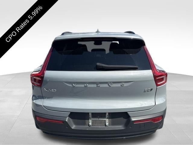 2024 Volvo XC40 B5 AWD Plus Dark Theme