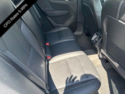 2024 Volvo XC40 B5 AWD Plus Dark Theme