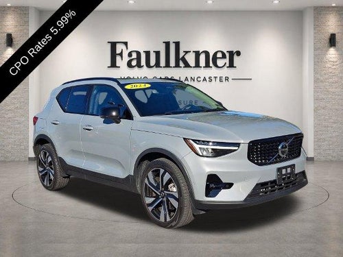 2024 Volvo XC40 B5 AWD Plus Dark Theme