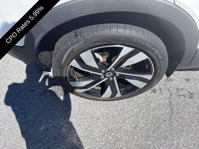2024 Volvo XC40 B5 AWD Ultimate Dark Theme