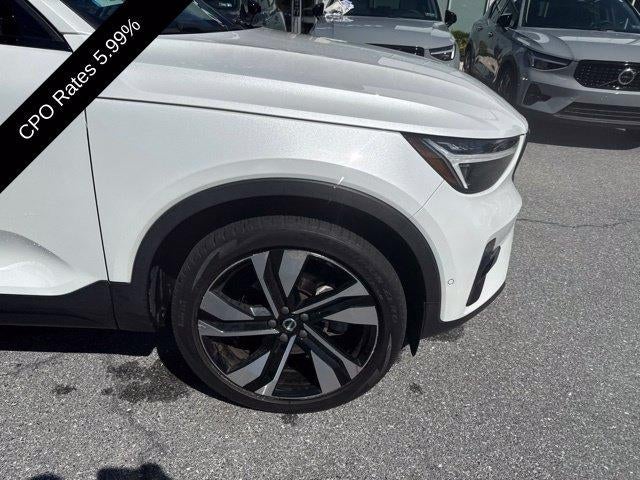 2024 Volvo XC40 B5 AWD Ultimate Dark Theme