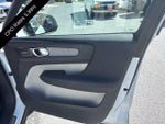 2024 Volvo XC40 B5 AWD Ultimate Dark Theme