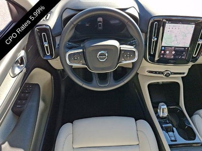 2025 Volvo XC40 B5 AWD Ultra Dark Theme