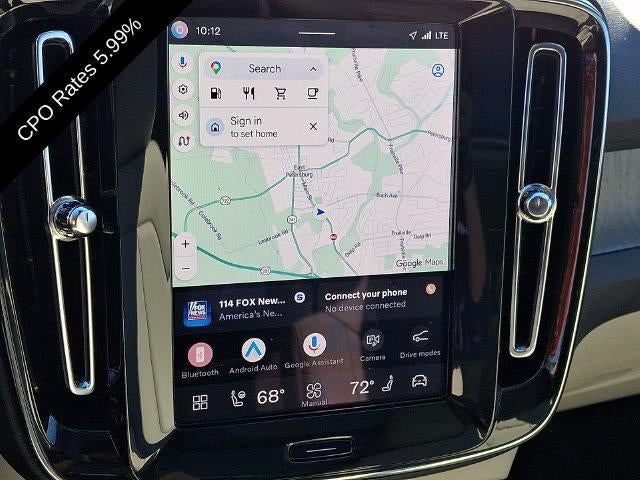 2025 Volvo XC40 B5 AWD Ultra Dark Theme