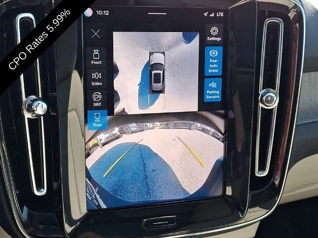 2025 Volvo XC40 B5 AWD Ultra Dark Theme