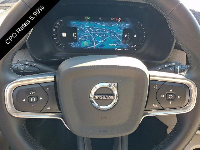 2025 Volvo XC40 B5 AWD Ultra Dark Theme