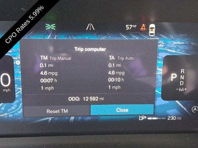 2025 Volvo XC40 B5 AWD Ultra Dark Theme