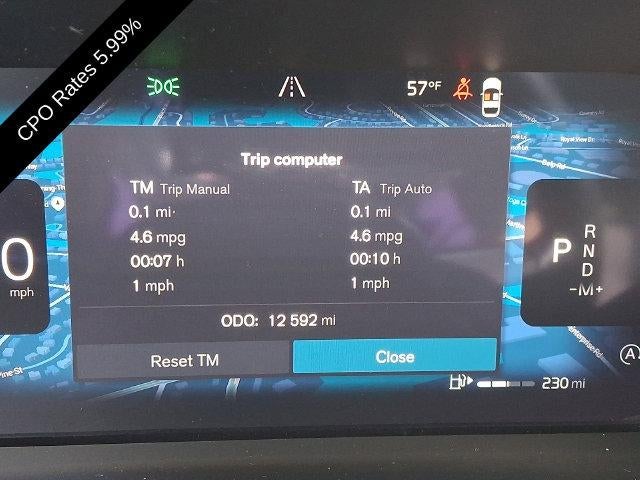2025 Volvo XC40 B5 AWD Ultra Dark Theme