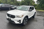 2025 Volvo XC40 B5 AWD Ultra Dark Theme