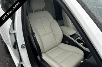 2025 Volvo XC40 B5 AWD Ultra Dark Theme