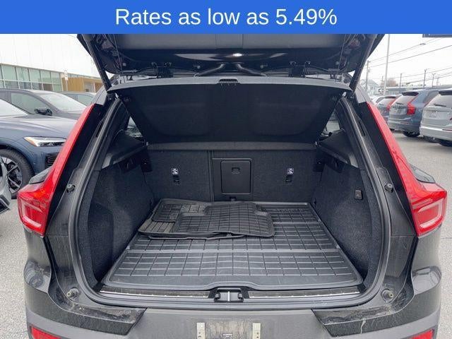 2023 Volvo XC40 B5 AWD Plus Bright Theme