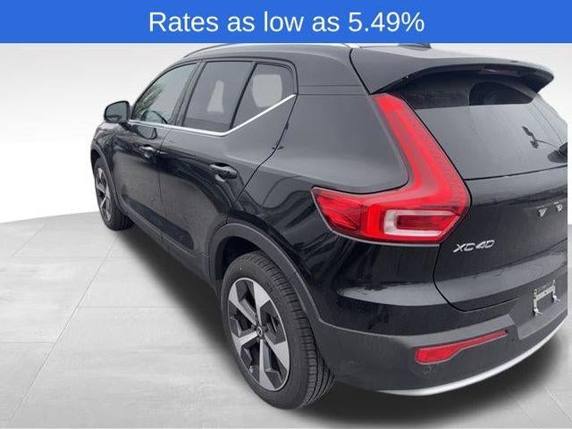 2023 Volvo XC40 B5 AWD Plus Bright Theme
