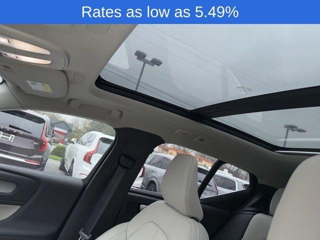 2023 Volvo XC40 B5 AWD Plus Bright Theme