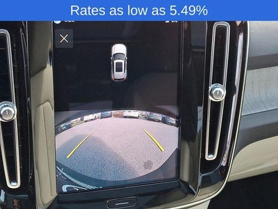 2023 Volvo XC40 B5 AWD Plus Bright Theme